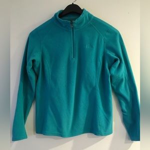 The north face women’s half zip fleece pull over size m green